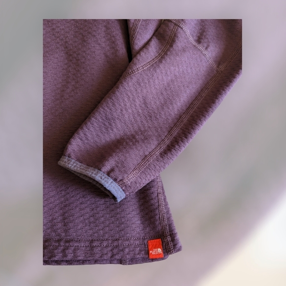 The North Face 1/2 Zip Vapor Wick - Picture 2 of 5